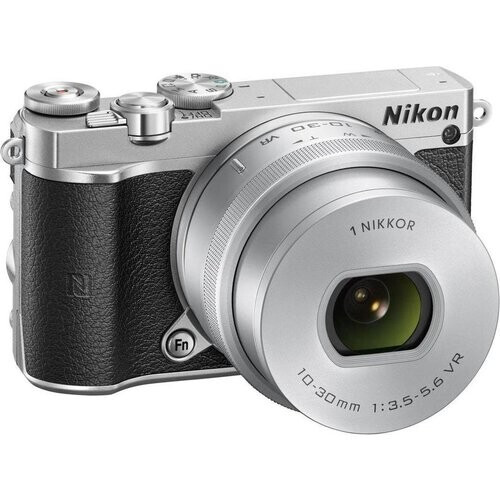Hybride camera 1 J5 - Zilver/Zwart + Nikon 1 Nikkor 10-30 mm f/3.5-5.6 VR f/3.5-5.6VR Tweedehands