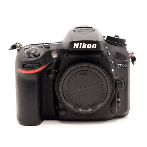 Nikon D7100 - Camera Body - 14720 opnamen - Uiterlijke staat 9 - Technische staat 10