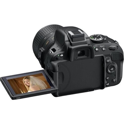 Spiegelreflexcamera D5100 - Zwart + Nikon AF-S DX Nikkor 18-55mm f/3.5-5.6G f/3.5-5.6 Tweedehands