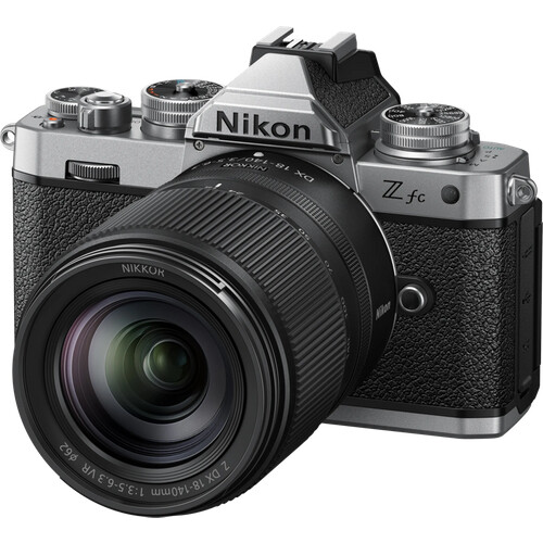 Tweedekans Nikon Z fc + Nikkor 18-140 VR Tweedehands